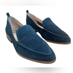 Vince Camuto Kade Cut Out Eyelet Blue Suede Loafers. Women’s Sz 8